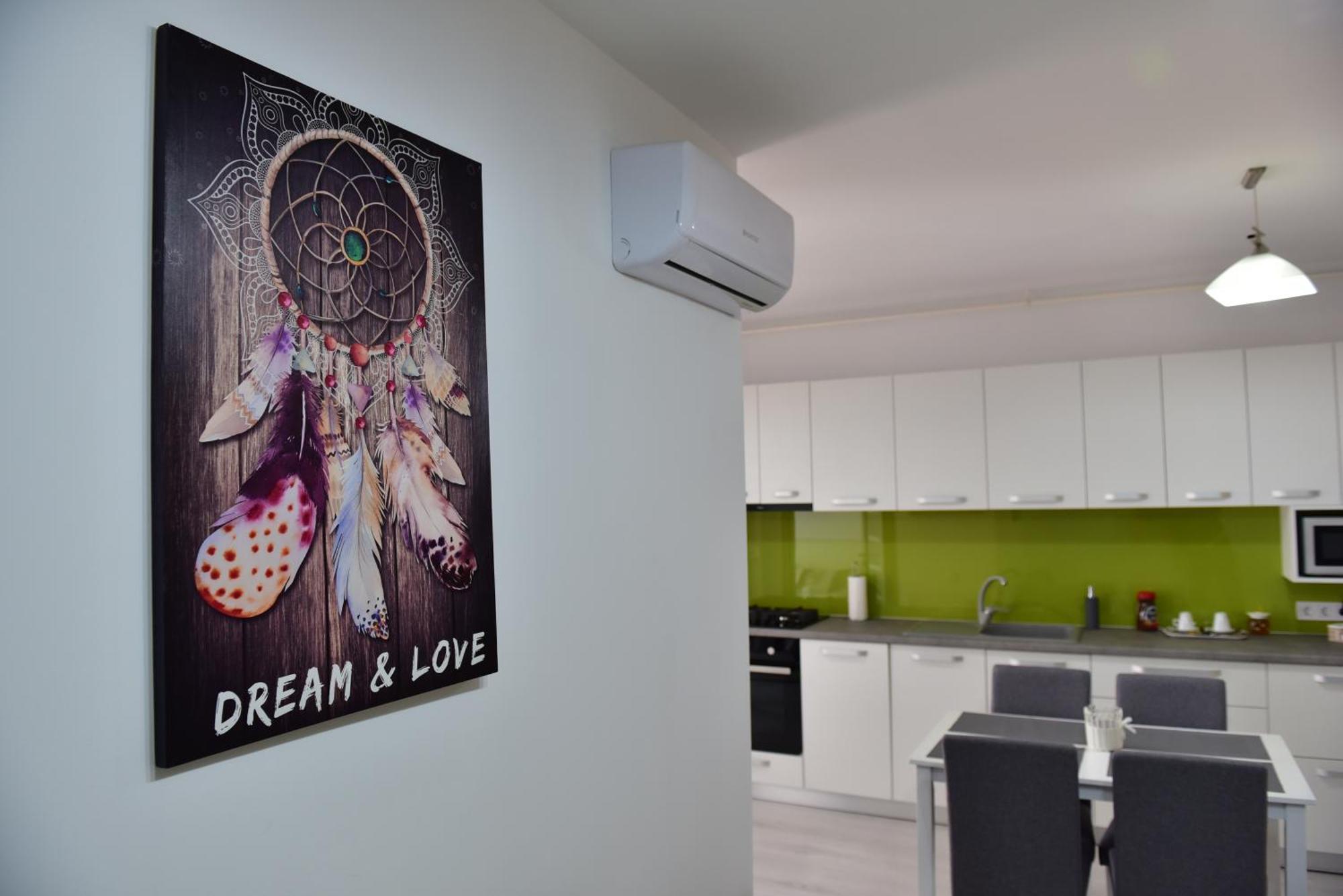 Stylish Stay - Executive - Private Parking And Central Location Oradea Eksteriør bilde